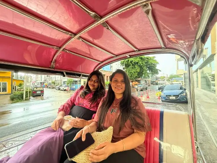 Private Bangkok Tuk Tuk Tour and Delicious Dinner