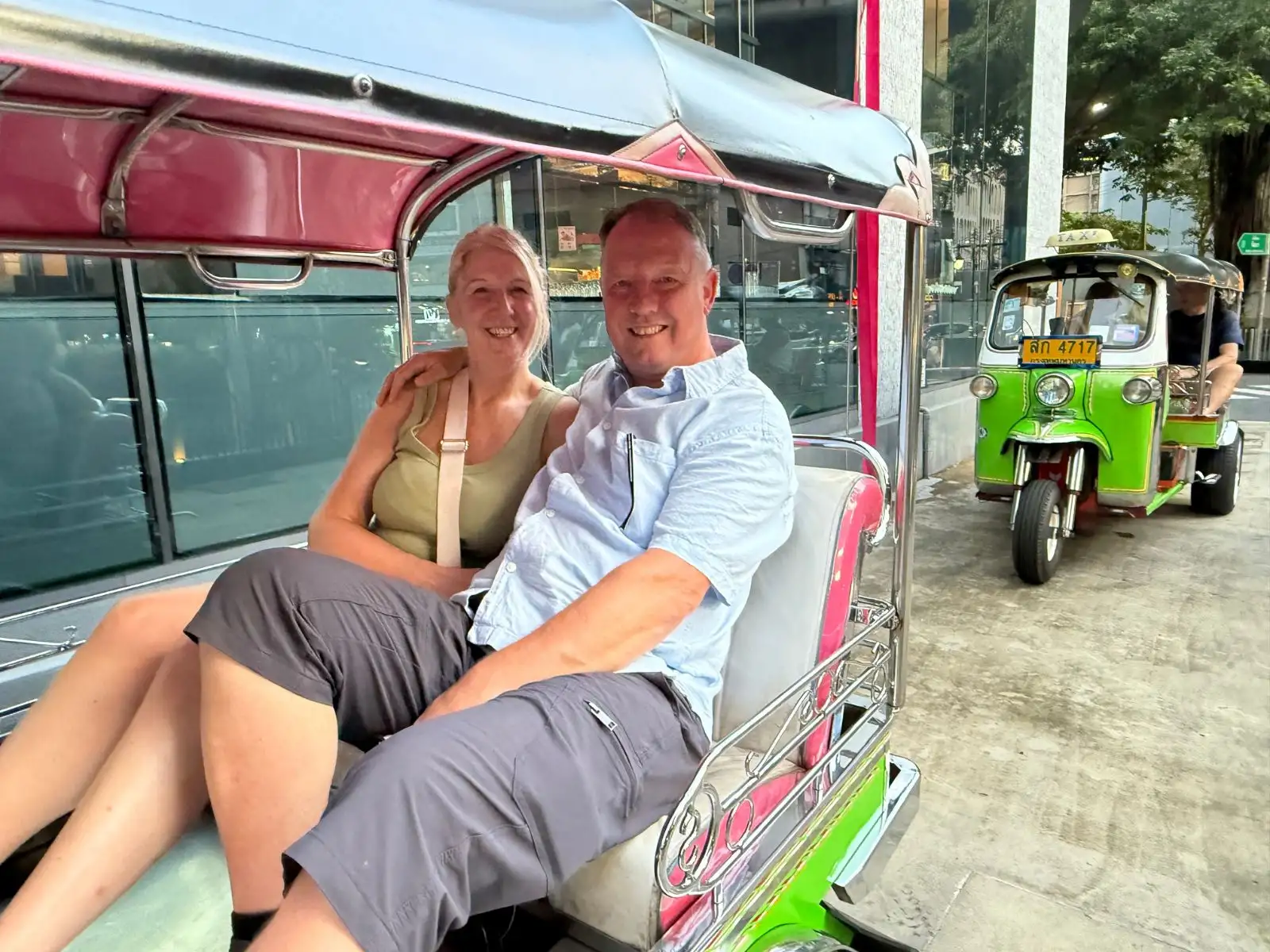 Private Tuk Tuk Tour with Dinner in Bangkok